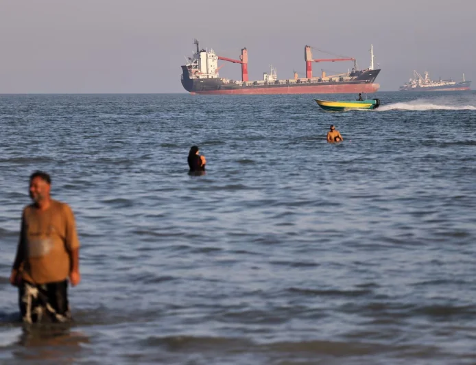Red Alert in Hormuz: UN Stops Vessel Evacuation Program After Fresh Attack
