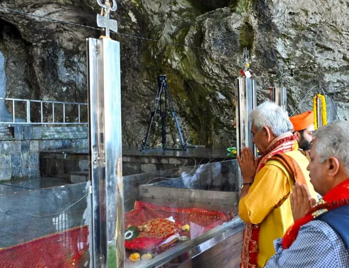 Holy Ritual Marks Countdown to Amarnath Yatra: LG Manoj Sinha Performs 'Pratham Puja'