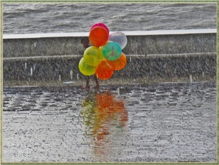 Mumbai Lashed by Heavy Overnight Rain; Nearly 200 mm Rainfall Causes Waterlogging, Train Delays