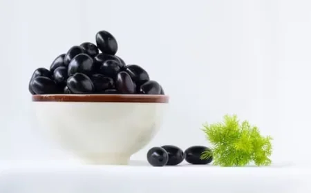 Why nutritionists want you to eat more jamun this monsoon: Health benefits, myths and how to eat it right