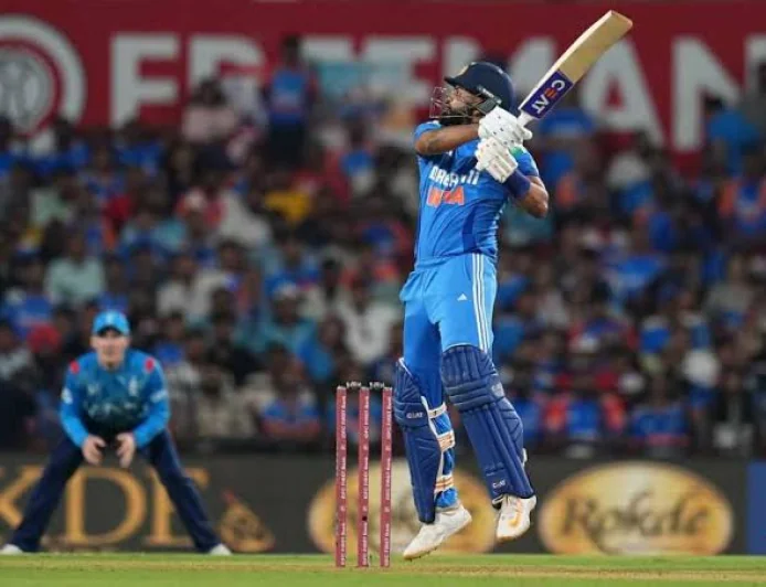 India vs England: India Post 189/7 Before Rain Halts Play, Phil Salt Suffers Shoulder Scare