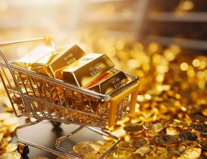 Gold Set for First Weekly Gain in Five Weeks as Weak US Dollar Boosts Prices
