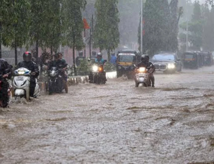 Mumbai on Red Alert as Heavy Rain Batters City; CM Urges Residents to Avoid Unnecessary Travel