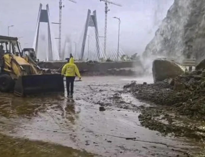 Monsoon Turns Deadly: 3 Killed in Pune Landslide, Mumbai Brought to a Standstill