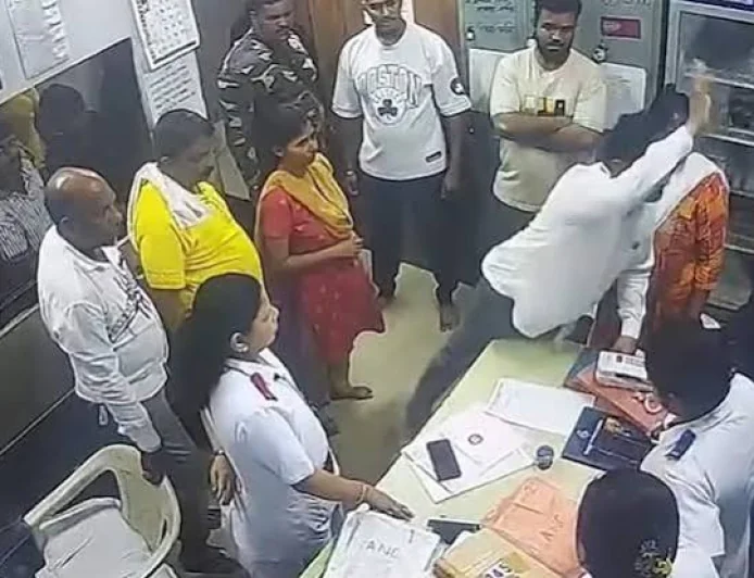 Dombivli Hospital Assault: Two Doctors Quit After Alleged Attack by Shiv Sena Corporator