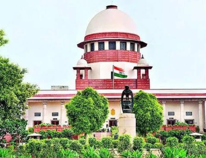 Petitioner Abuses Chief Justice, Throws Papers In Supreme Court; Bench Shows Leniency