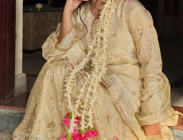 Dolly Javved Opens Up About Financial Struggles: "There Were Days Without Electricity or Food"