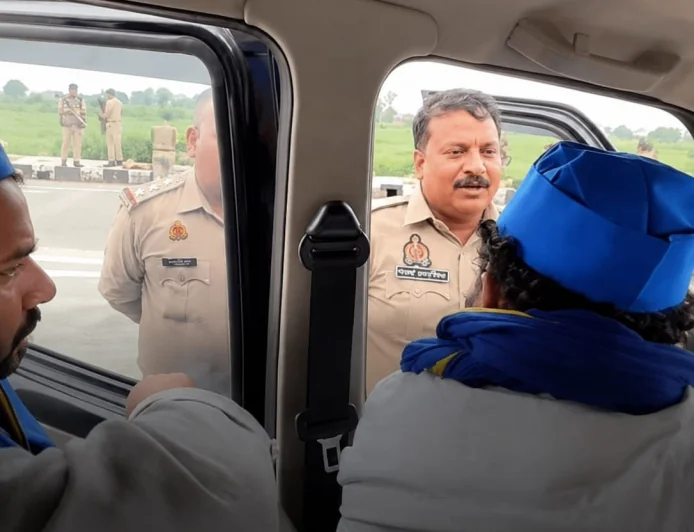 Meerut-Bound Travellers Reportedly Stopped by Police, Sparks Debate on Right to Travel