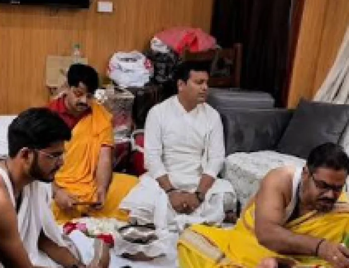 Puja Inside Luxury Train Coach Goes Viral, Northern Railway Clarifies It Didn’t Break Any Rules