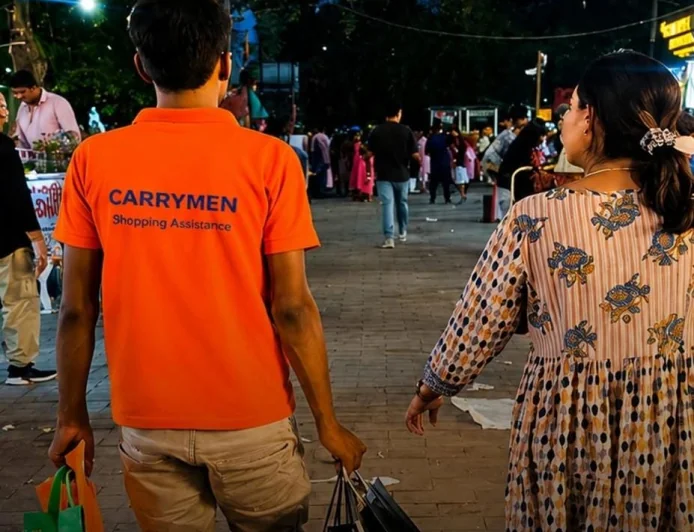 Delhi Startup Launches ‘CarryMen’ to Help Shoppers With Bags, Queues, and More at Lajpat Nagar