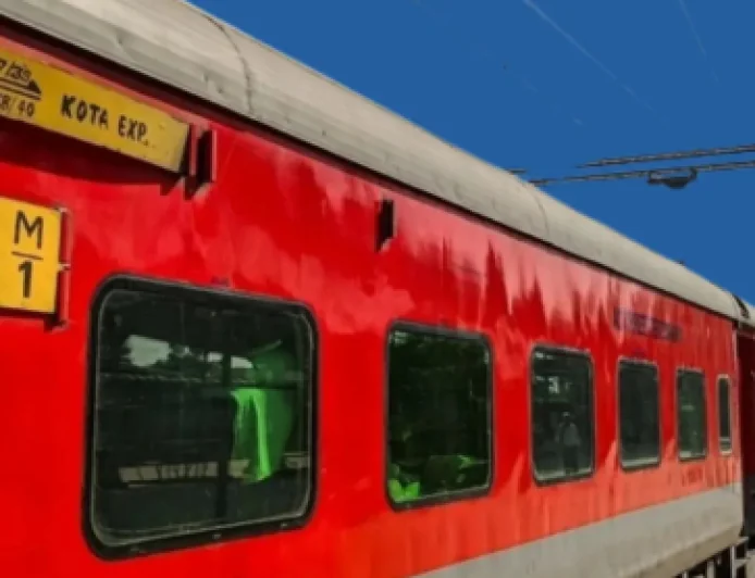 Indian Railways Loses ₹104.51 Crore As Passengers Steal Towels, Bedsheets And Pillow Covers