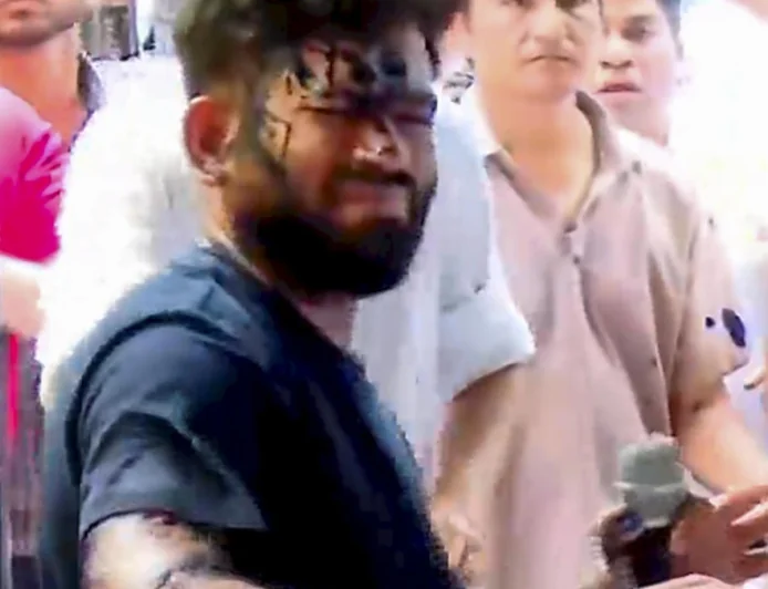 Woman Throws Blue Ink at CJP Founder Abhijeet Dipke During Jantar Mantar Protest