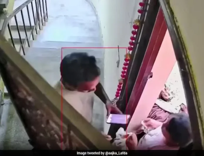 Viral CCTV: Delivery Agent Accused Of Trying To Enter Customer’s House Sparks Safety Debate