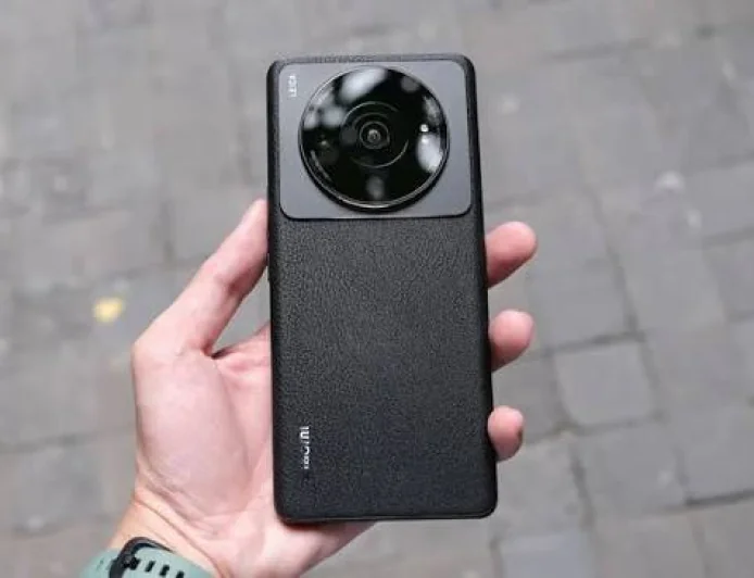 First Smartphone With Three 200MP Cameras May Be Coming Soon
