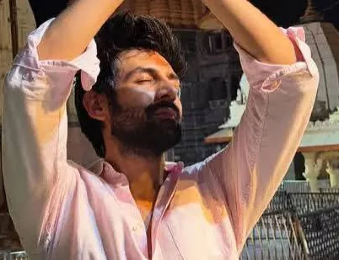 Kartik Aaryan Visits Ujjain Mahakaleshwar Temple After First National Award Win