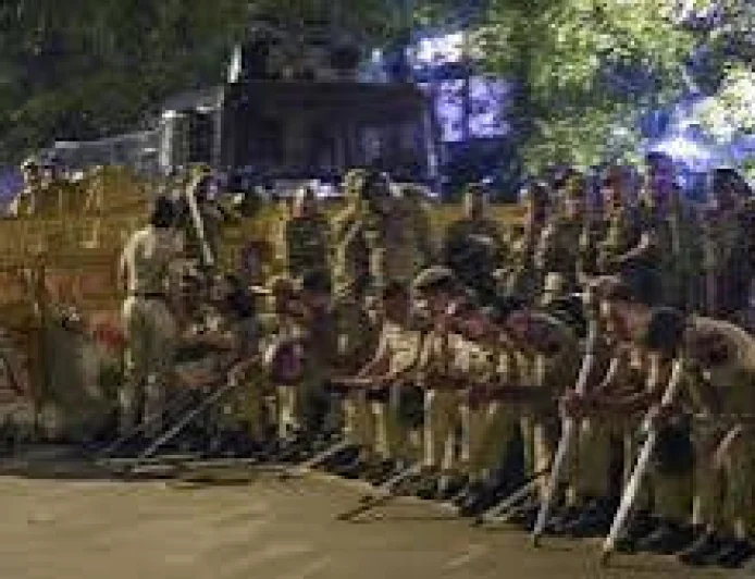 Mobile Internet Suspended Near Jantar Mantar Until Midnight; Restrictions Imposed Near Amit Shah’s Home