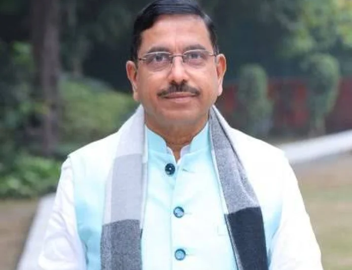 Pralhad Joshi Takes Charge as Education Minister After Pradhan’s Exit