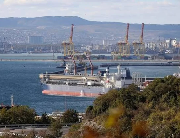 Oil Holds Above $100 as Red Sea Attacks and Kazakhstan Outage Tighten Supply