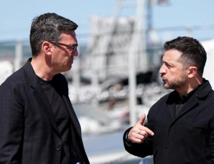  Zelenskyy Becomes First Foreign Leader to Visit the UK Since the New Prime Minister Took Office