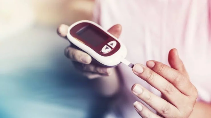 Doctor Recommends Shingles Vaccine for Seniors, Explains Blood Sugar Link