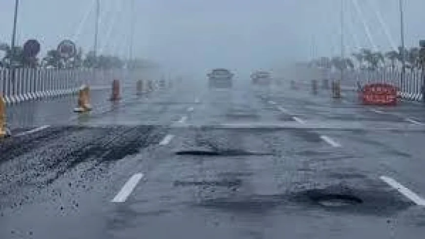 Devendra Fadnavis Defends Pune-Mumbai Expressway Link After Monsoon Damage, Says 'Only Two Potholes'