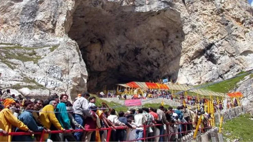 Fresh Batch of Pilgrims Leaves Jammu for Amarnath Yatra Amid Tight Security