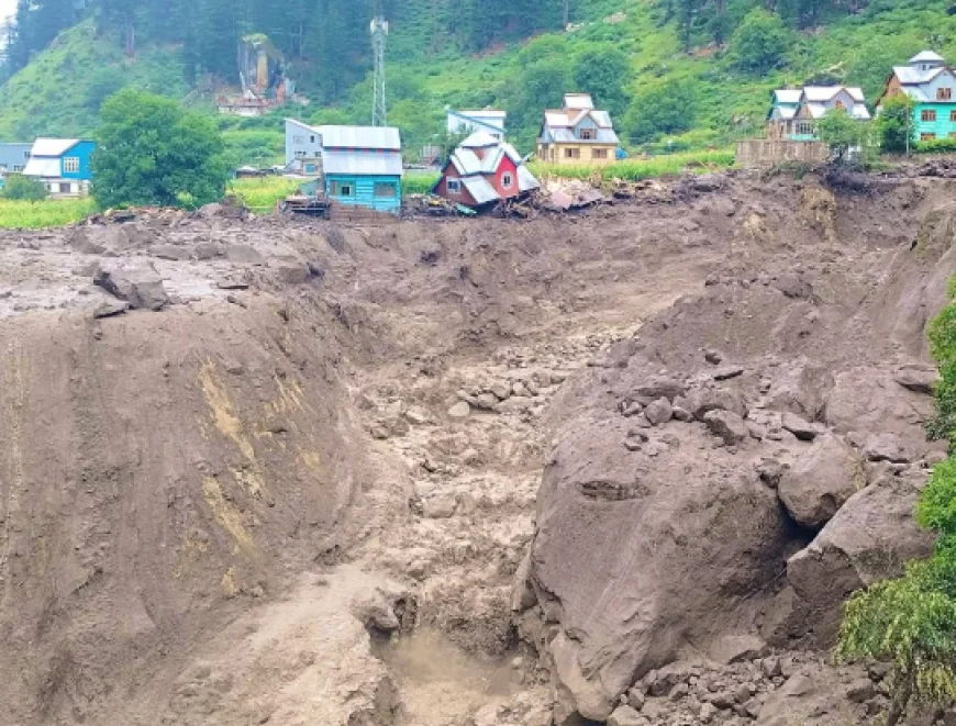Heavy Rain Triggers Landslide Near Kwar Power Project in Jammu & Kashmir's Kishtwar, Vehicles Damaged