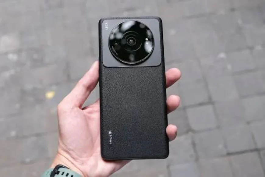 First Smartphone With Three 200MP Cameras May Be Coming Soon