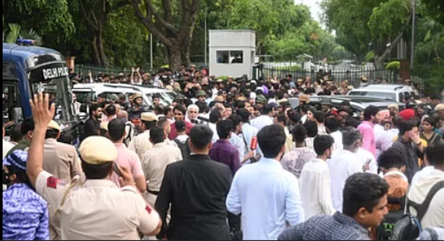Lawyers Visit Police Stations to Seek Release of Detained CJP Protesters
