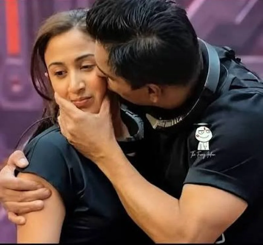 Ram Kapoor Kisses Akanksha Chaudhary on Lock Upp 2, Internet Reacts Strongly