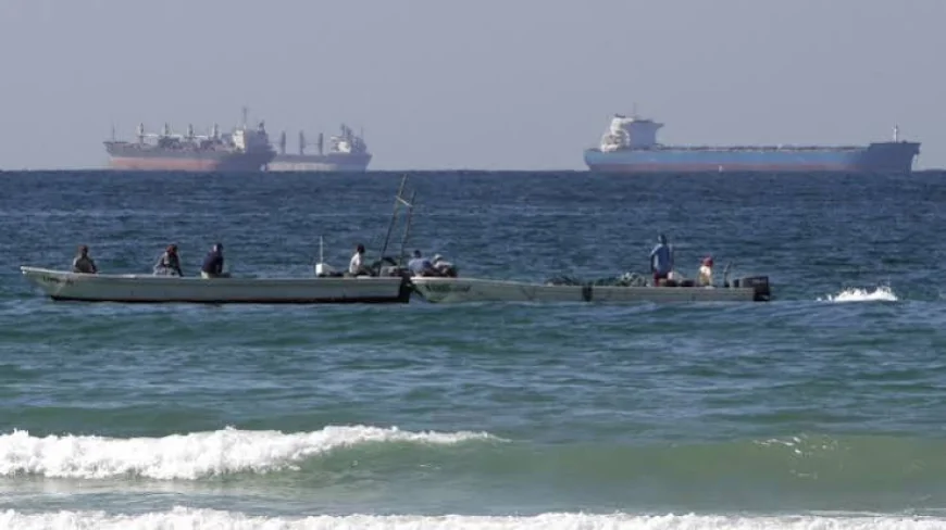 Saudi Crude Tanker Turns Off Signal to Transit Bab el-Mandeb Amid Houthi Threats