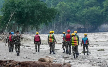नेपाल की तबाही के बीच बदला काठमांडू का रुख, विदेशी रेस्क्यू टीमों को मिली मंजूरी; भारत ने संभाला मोर्चा
