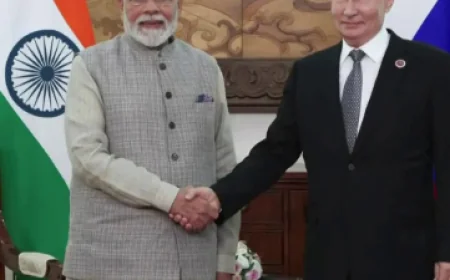 बिश्केक में पीएम मोदी और पुतिन की अहम मुलाकात, कहा - अब युद्ध नहीं, शांति का रास्ता चुनना होगा