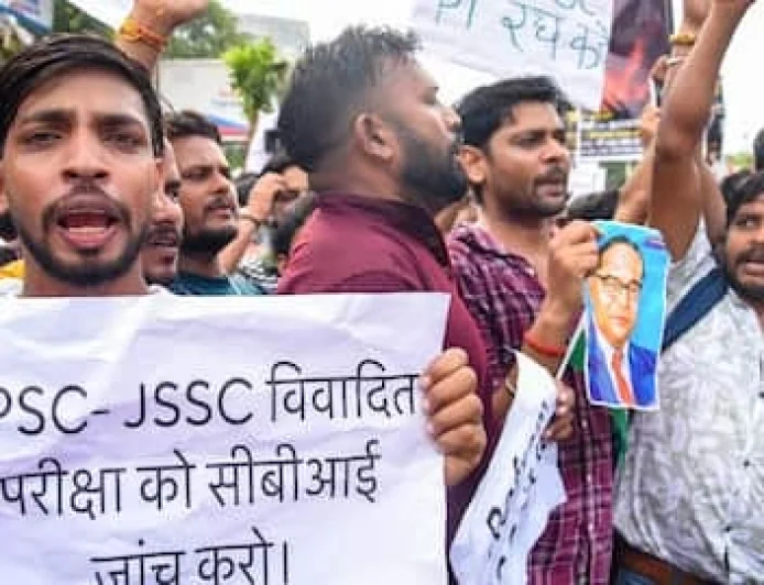 आखिर झारखंड  के छात्र क्यूँ  बनाते  जा रहे हैं राँची को  दिल्ली का जंतर मन्तर ? क्या है इन GENZ की  प्रमुख मांगें?"
