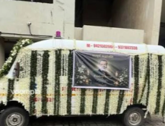 सफेद फूलों से सजी एम्बुलेंस में निकली प्रदीप रावत की अंतिम यात्रा, नम आंखों से दी गई अंतिम विदाई
