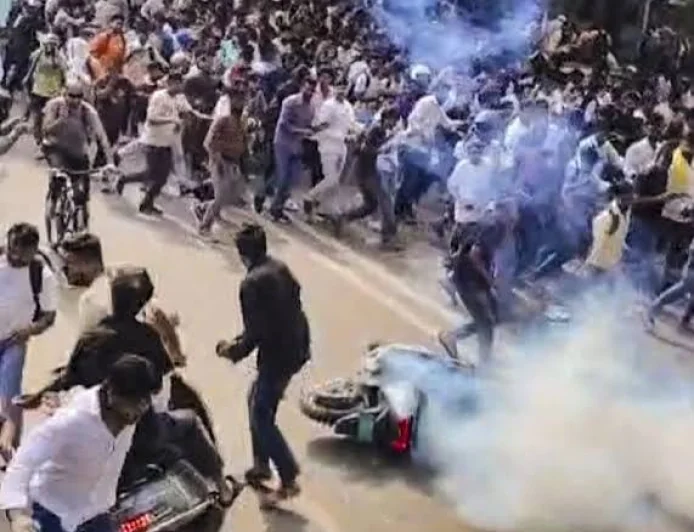 Jharkhand Students Protest Live: भर्ती परीक्षा में कथित गड़बड़ी पर छात्रों का प्रदर्शन जारी, पुलिस ने हिरासत के आरोप नकारे
