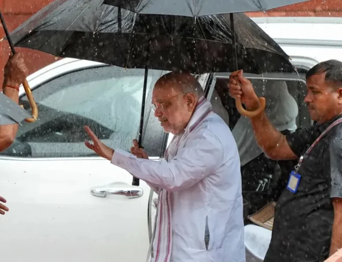 संसद मानसून सत्र: किरेन रिजिजू बोले- विपक्ष भागे नहीं, अमित शाह बहस के लिए तैयार