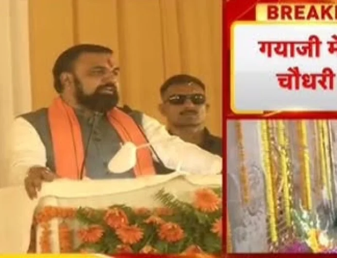 गोपालगंज दौरे पर CM सम्राट चौधरी, थावे मंदिर में माथा टेका और विकास कार्यों का लिया फीडबैक