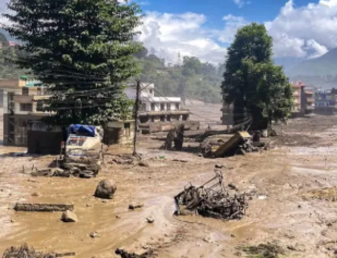 नेपाल की बाढ़ से भारत पर असर का खतरा, सीमावर्ती इलाकों में अलर्ट