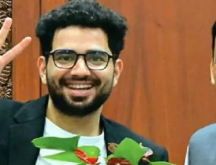 महाराष्ट्र साइबर के मंच पर कॉमेडियन समय रैना का सम्मान, CM देवेंद्र फडणवीस ने किया सम्मानित