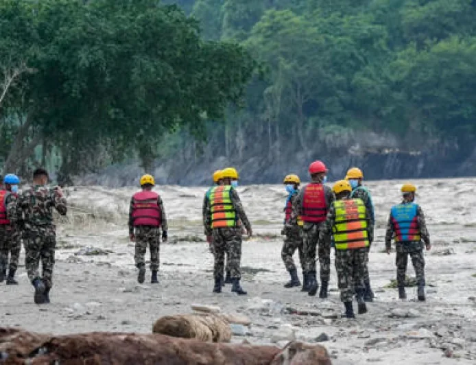 नेपाल की तबाही के बीच बदला काठमांडू का रुख, विदेशी रेस्क्यू टीमों को मिली मंजूरी; भारत ने संभाला मोर्चा