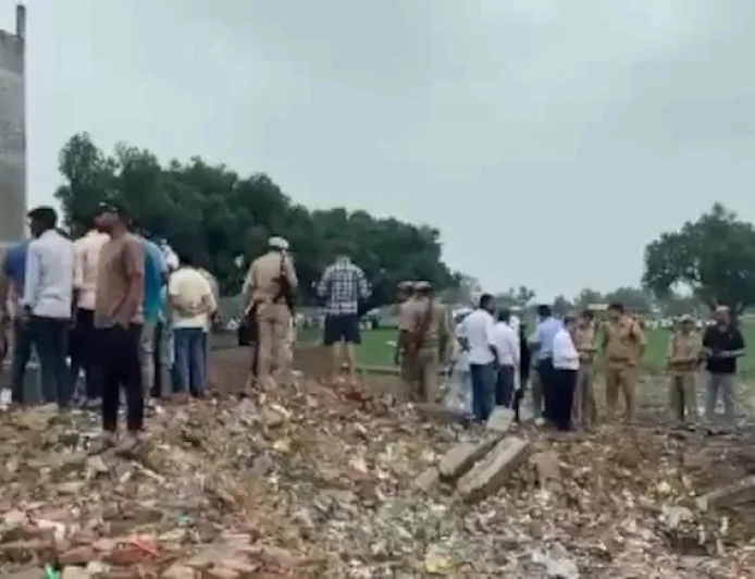 UP Firecracker Factory Blast: पटाखा फैक्ट्री में धमाका, 11 की मौत; कई घायल, रेस्क्यू ऑपरेशन जारी