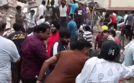 दिल्ली के सत्य निकेतन में Boys’ PG की इमारत ढही, 3 की मौत; 6 लोगों को बचाया गया