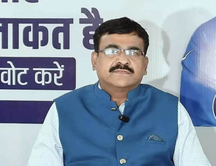 SIR-2026: नोटिस मिला है तो ERO ऑफिस जाने की जरूरत नहीं, BLO घर से लेगा दस्तावेज