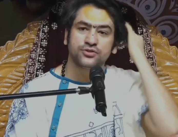 कैप्टन स्मित को हनुमान चालीसा से मिला आत्मविश्वास, बचाई 100 से ज्यादा लोगों की जान: धीरेंद्र कृष्ण शास्त्री 