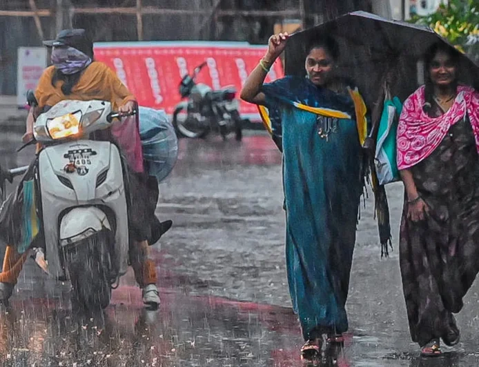 Jharkhand Weather: झारखंड के 11 जिलों में बारिश और वज्रपात का अलर्ट, 40 KM की रफ्तार से चलेंगी हवाएं; 11 अक्टूबर से बदलेगा मौसम