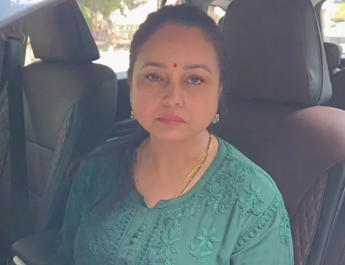 पटना पहुंचकर भावुक हुईं रोहिणी आचार्य, बोलीं- पापा-मम्मी के पास आई हूं