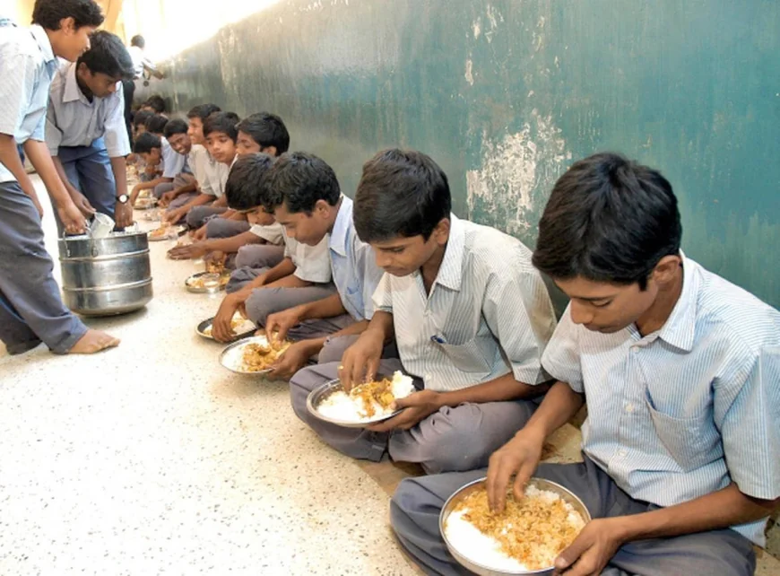 झारखंड के 540 छात्रावासों में अब खाने की भी व्यवस्था, 25 हजार से ज्यादा विद्यार्थियों को हर महीने मिलेंगे ₹3,000